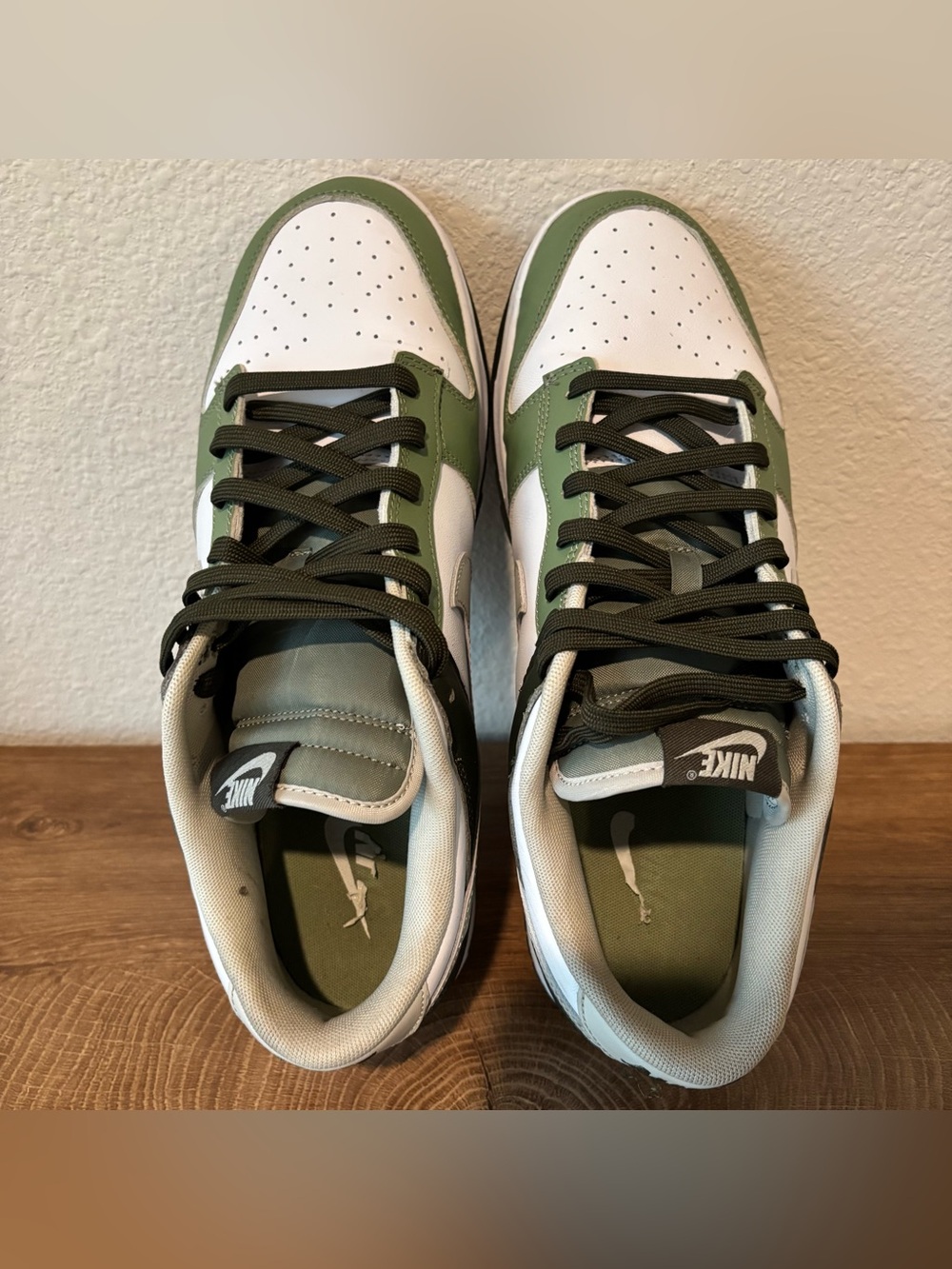 Nike Men’s Low-Top Sneakers - White & Olive Size 13 - Picture 7 of 9